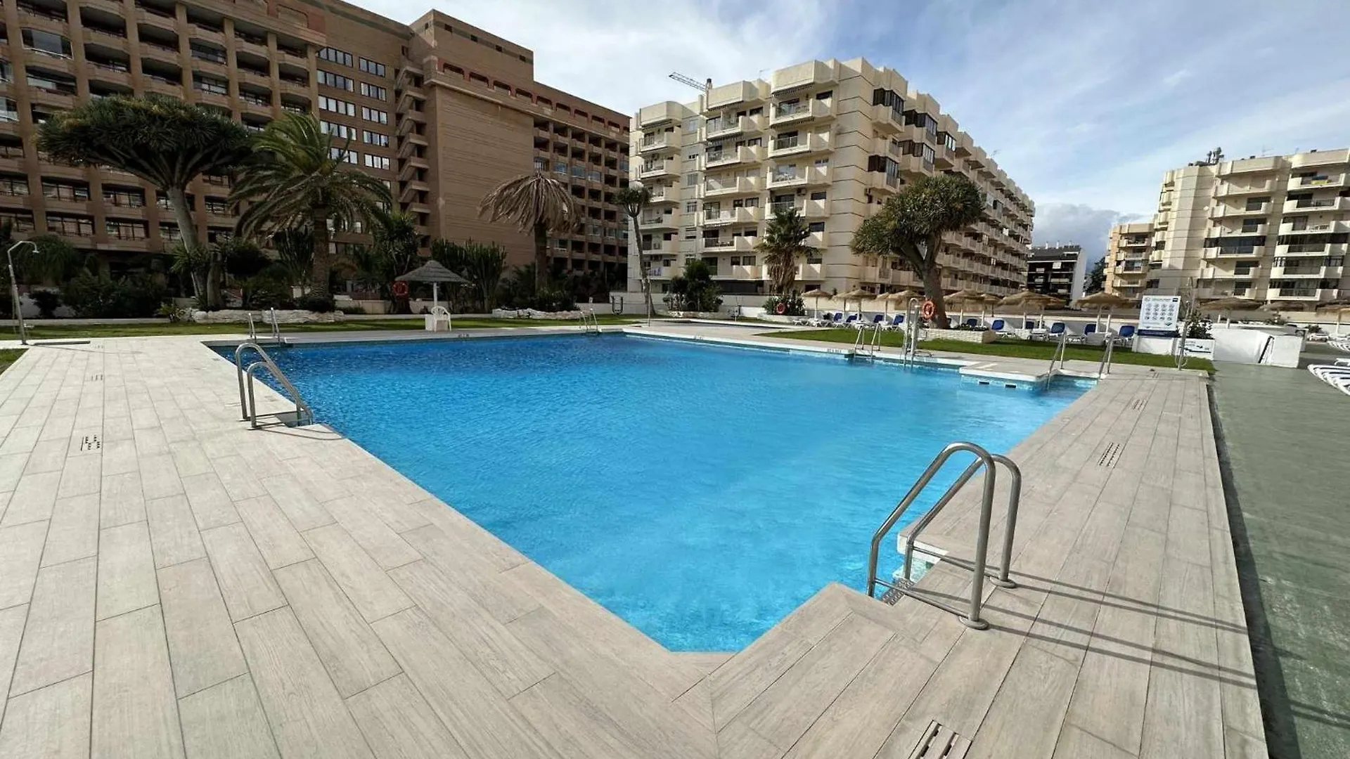 Estudio Pyr Privado Frente Al Puerto De Fuengirola Apartment