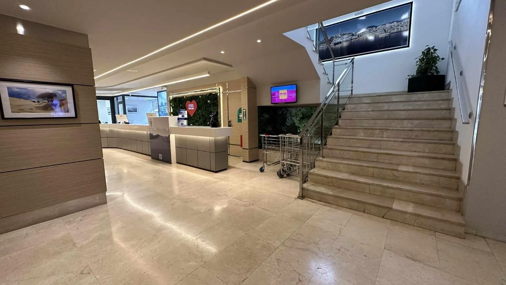 Estudio Pyr Privado Frente Al Puerto De Fuengirola